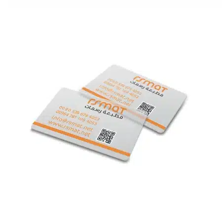 بزنس كارت شفاف فاخر مطبوع بالألوان مع طباعة بارزة – مطبعة رسمات